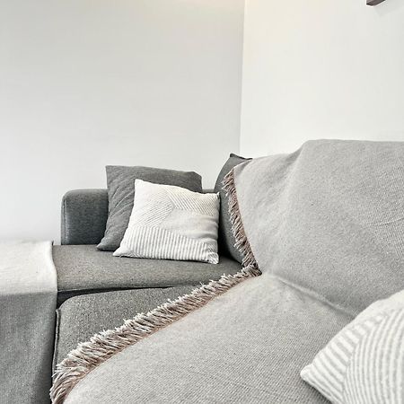 Camara'S Gem Apartment Poros Town Екстериор снимка