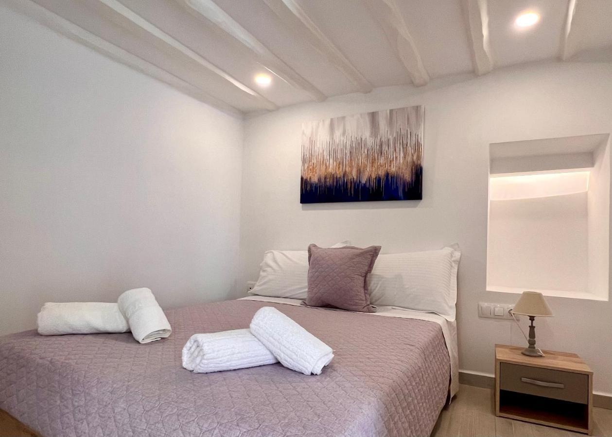 Camara'S Gem Apartment Poros Town Екстериор снимка