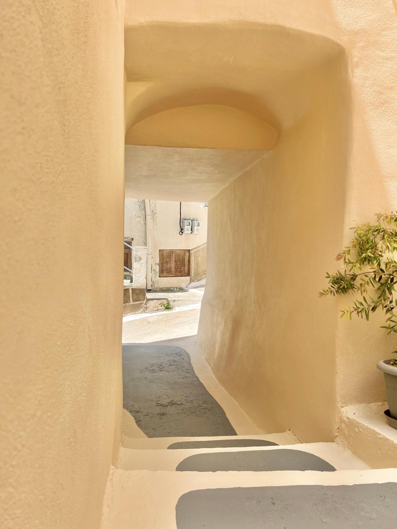 Camara'S Gem Apartment Poros Town Екстериор снимка