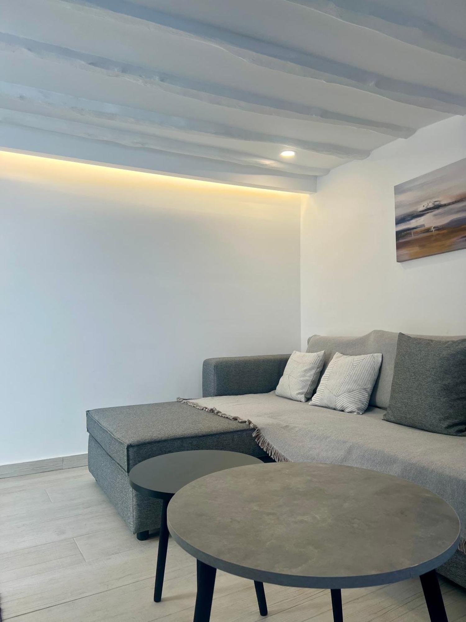 Camara'S Gem Apartment Poros Town Екстериор снимка